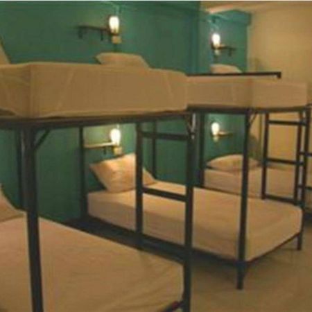 Patong Backpacker Hostel Ngoại thất bức ảnh