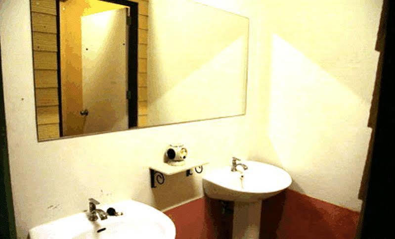 Patong Backpacker Hostel Ngoại thất bức ảnh