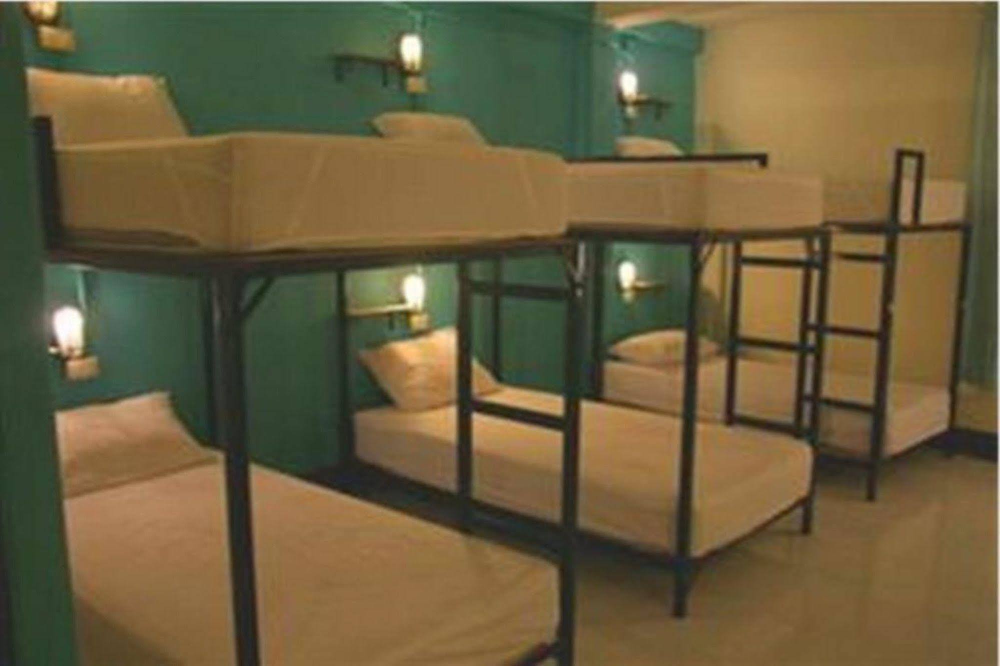 Patong Backpacker Hostel Ngoại thất bức ảnh
